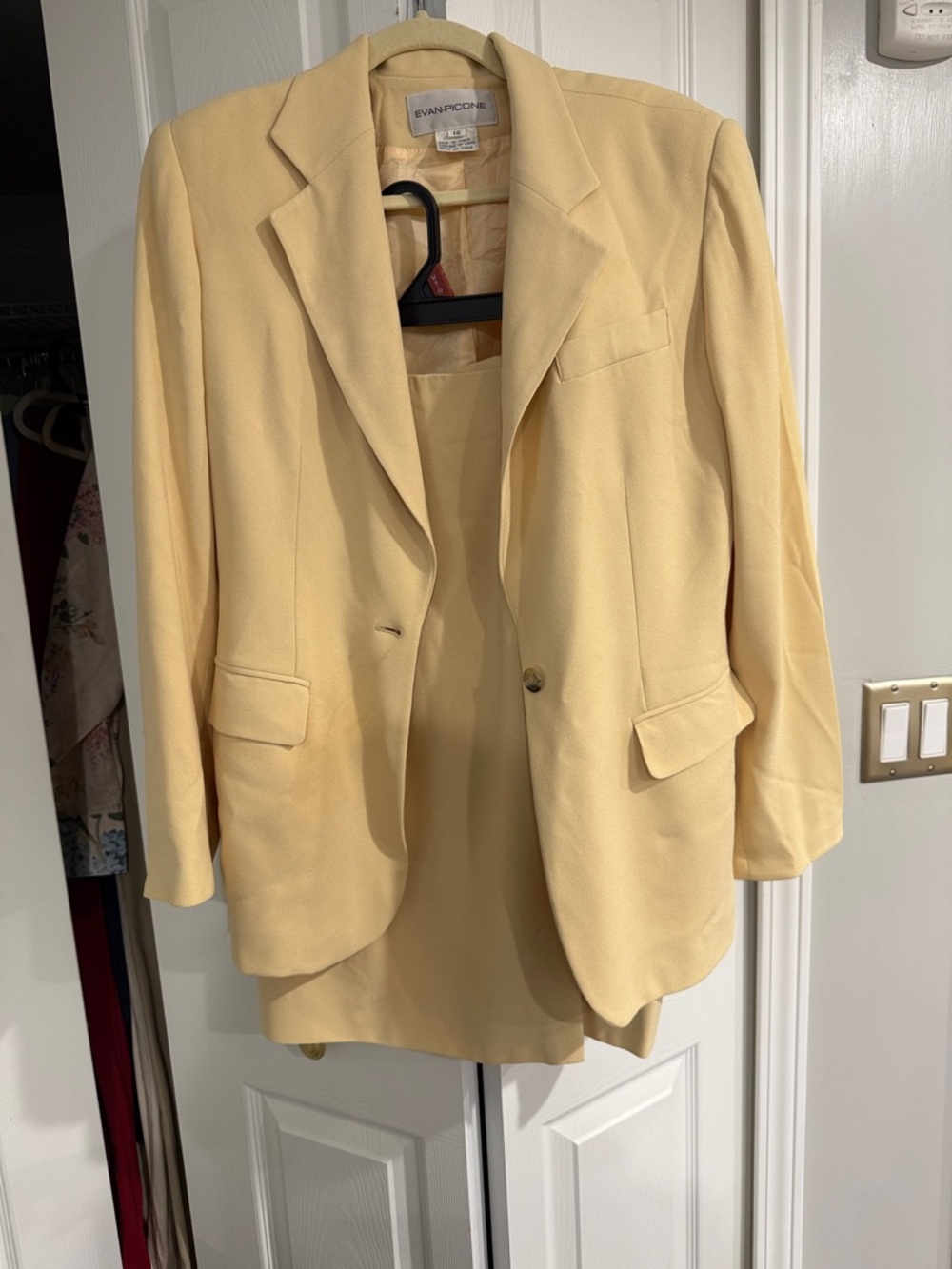 Evan Picone Pale Yellow Single-Breasted Blazer and Skirt set